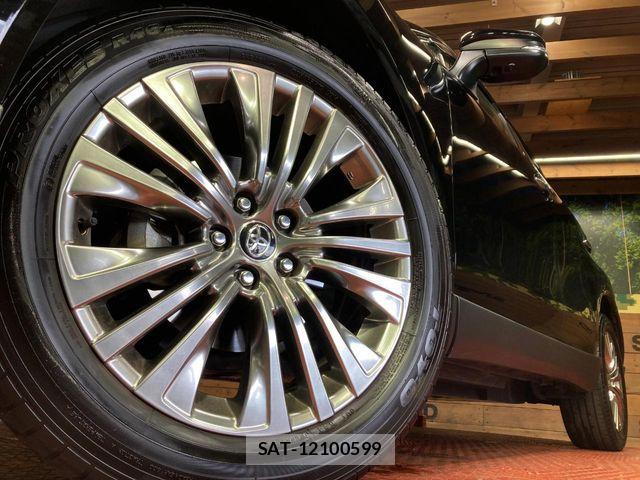 Toyota HARRIER 2021-06 7020549-12