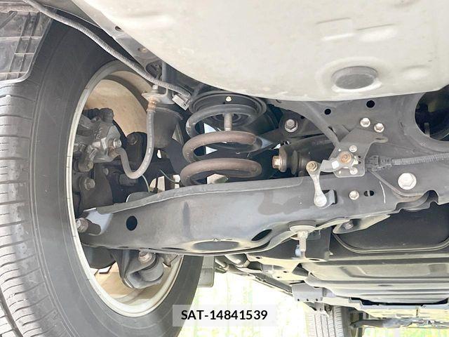Toyota HARRIER 2015-08 7058721-18