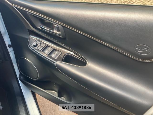 Toyota HARRIER 2017-12 7219109-9