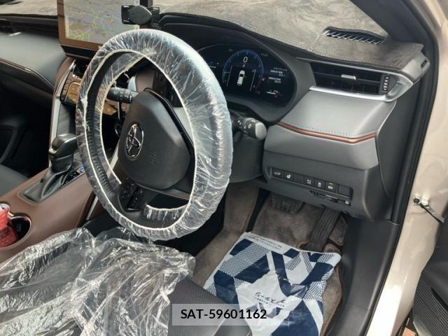 Toyota HARRIER 2024-01 7250935-14