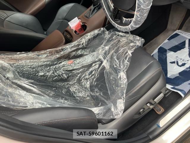 Toyota HARRIER 2024-01 7250935-15