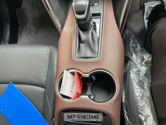 Toyota HARRIER 2024-01 7250935-25