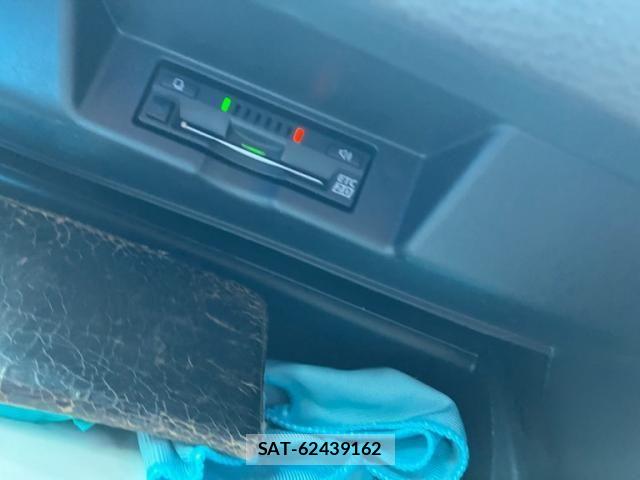 Toyota HARRIER 2017-10 7327323-13