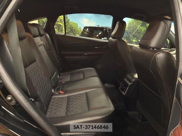 Toyota HARRIER 2017-09 7357956-8