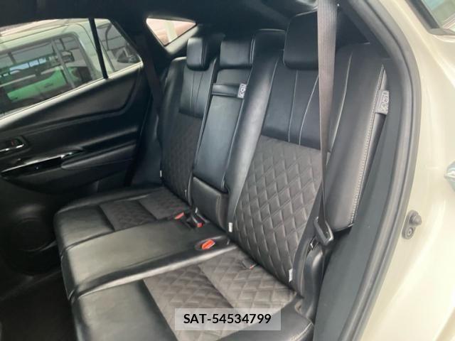 Toyota HARRIER 2020-04 7500768-12