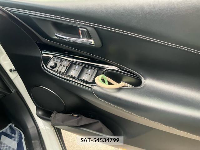 Toyota HARRIER 2020-04 7500768-16