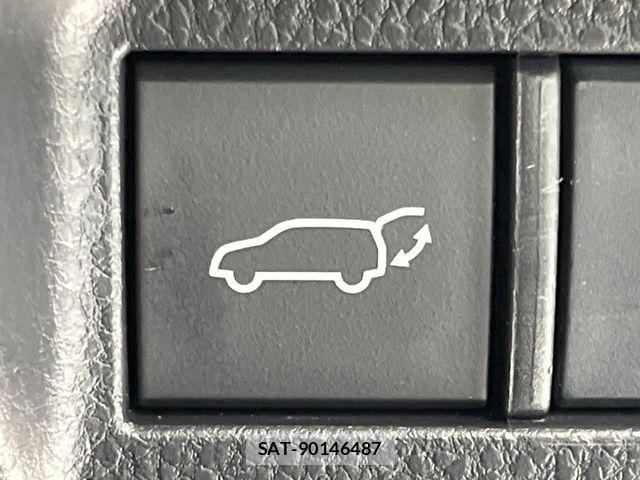 Toyota HARRIER 2021-02 7616810-7