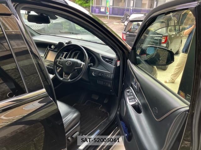 Toyota HARRIER 2018-06 7616812-10