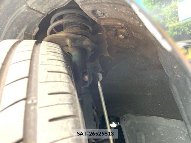 Toyota HARRIER 2017-06 7616816-19