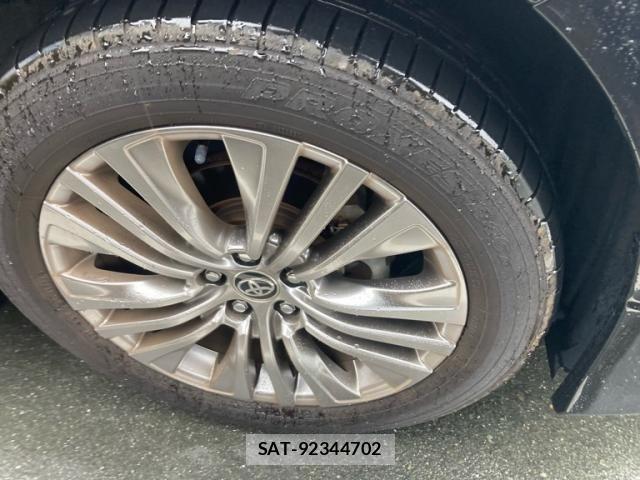 Toyota HARRIER 2023-04 7616789-4