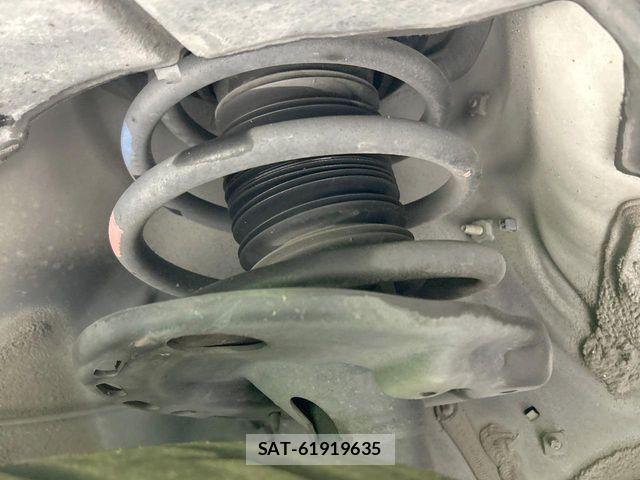 Toyota HARRIER 2017-08 7616820-19