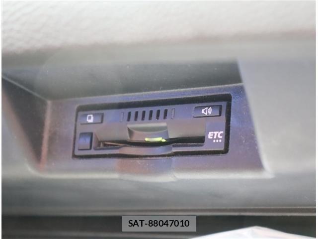 Toyota HARRIER 2018-03 7785271-10