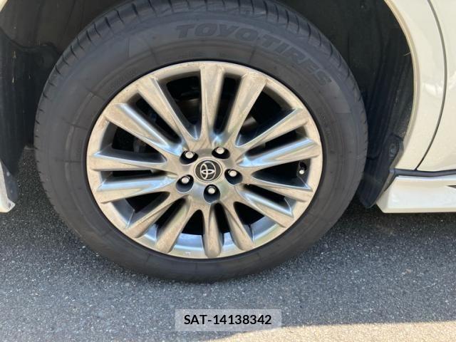 Toyota HARRIER 2018-11 7876663-9