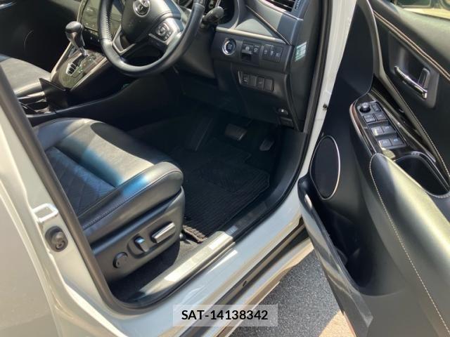 Toyota HARRIER 2018-11 7876663-12