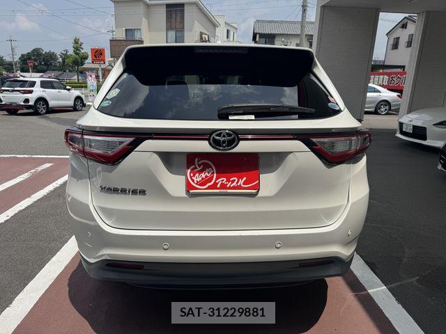 Toyota HARRIER 2018-01 7979368-9