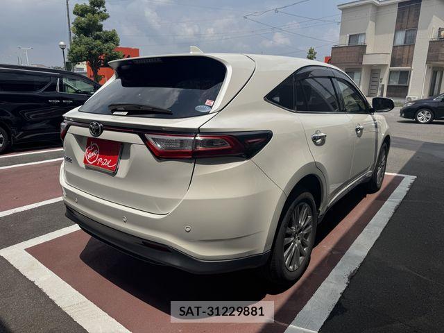 Toyota HARRIER 2018-01 7979368-1