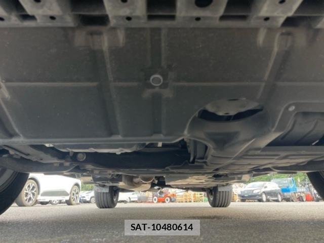 Toyota HARRIER 2019-06 7979358-19