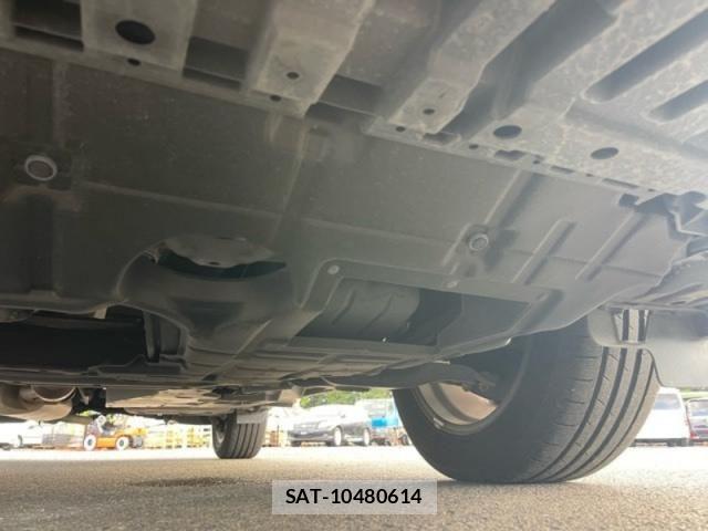Toyota HARRIER 2019-06 7979358-21