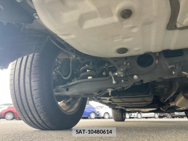 Toyota HARRIER 2019-06 7979358-23