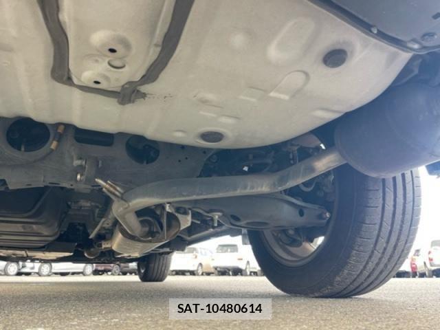 Toyota HARRIER 2019-06 7979358-24