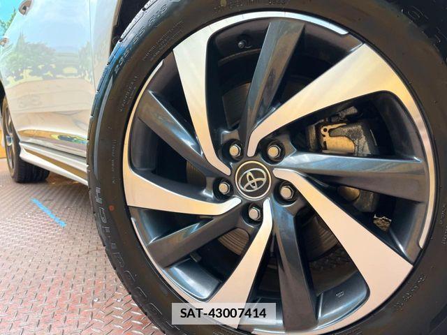Toyota HARRIER 2017-07 7979367-12