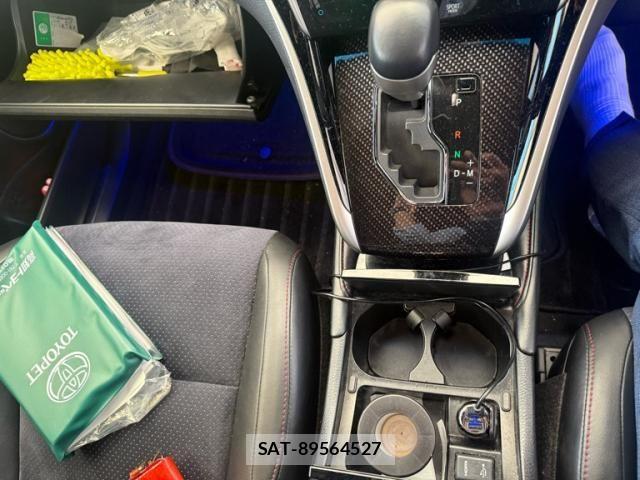 Toyota HARRIER 2019-04 8035778-24