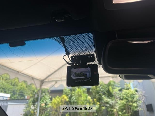 Toyota HARRIER 2019-04 8035778-28