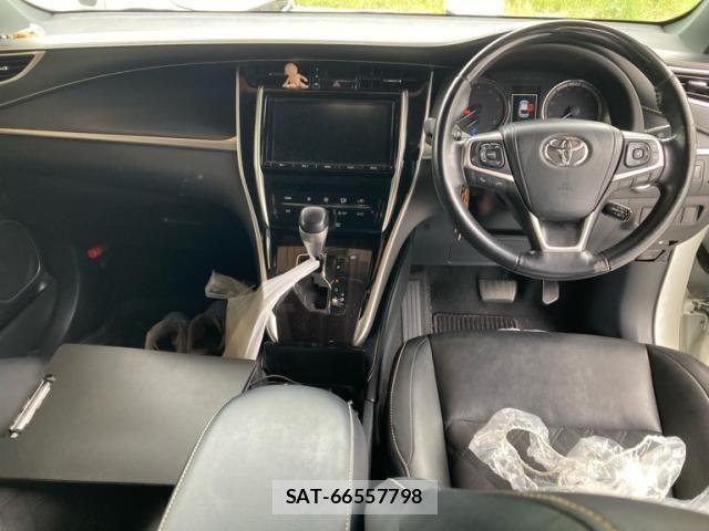 Toyota HARRIER 2017-06 8035789-12