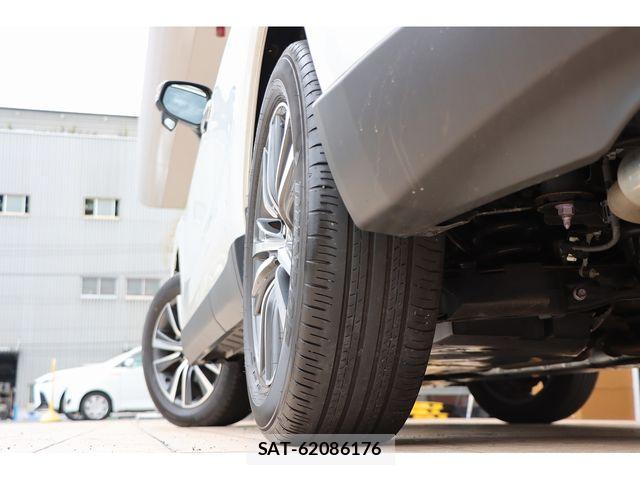 Toyota HARRIER 2023-04 8035770-28