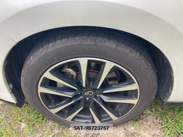 Toyota HARRIER 2015-12 8035799-13