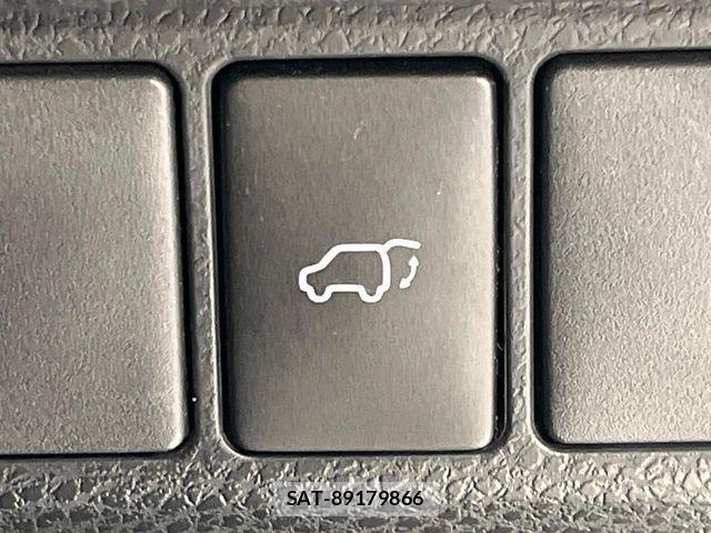 Toyota HARRIER 2017-09 8073885-6