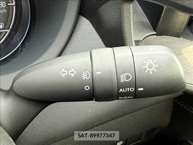 Toyota HARRIER 2021-02 8099374-26