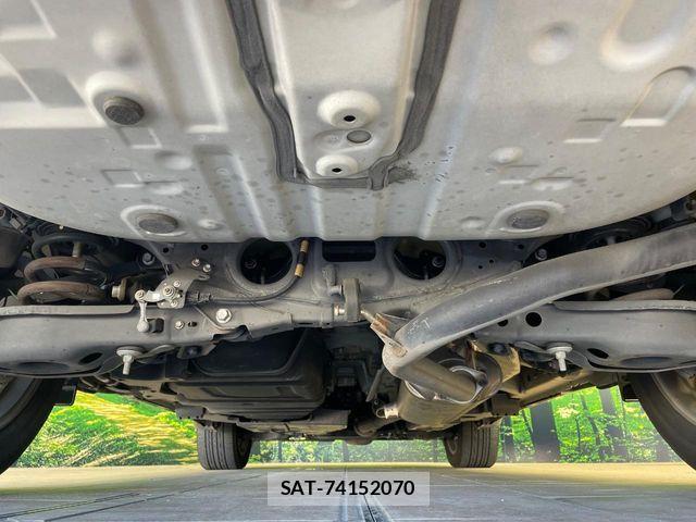 Toyota HARRIER 2017-08 8099377-18