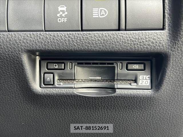 Toyota HARRIER 2023-08 8099363-5