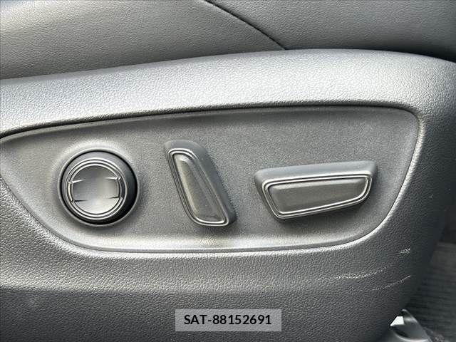 Toyota HARRIER 2023-08 8099363-6