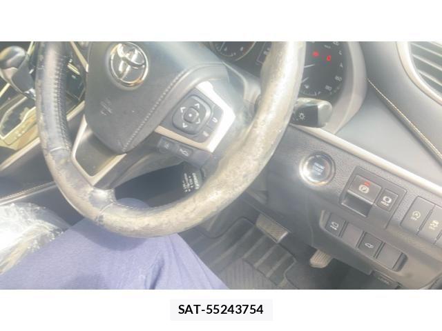 Toyota HARRIER 2018-04 8099382-25