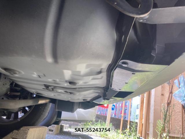 Toyota HARRIER 2018-04 8099382-7