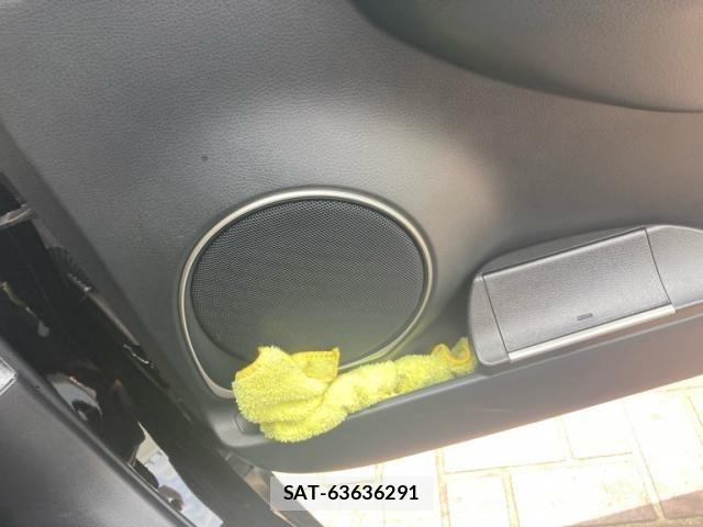 Toyota HARRIER 2017-06 8099398-24