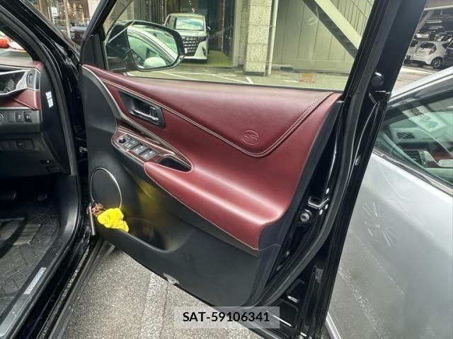 Toyota HARRIER 2016-11 8130358-9
