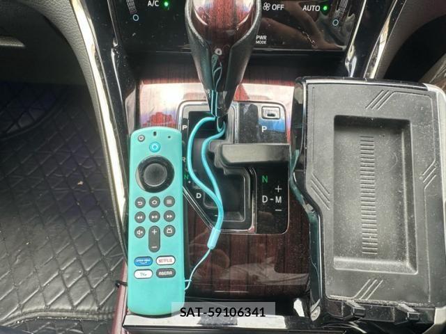 Toyota HARRIER 2016-11 8130358-16