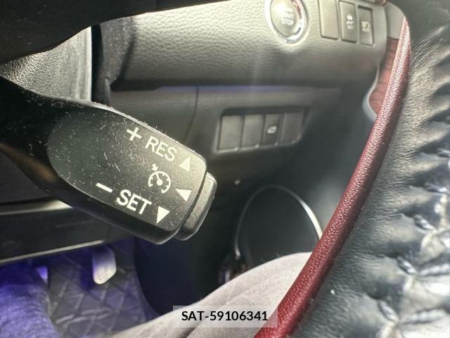 Toyota HARRIER 2016-11 8130358-19