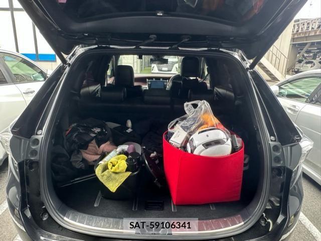 Toyota HARRIER 2016-11 8130358-24