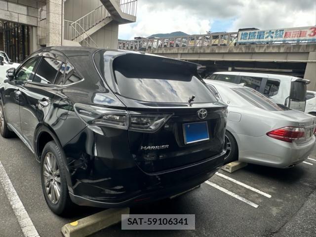 Toyota HARRIER 2016-11 8130358-4
