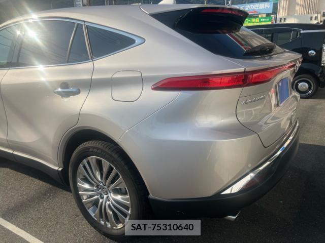Toyota HARRIER 2023-09 8130324-4