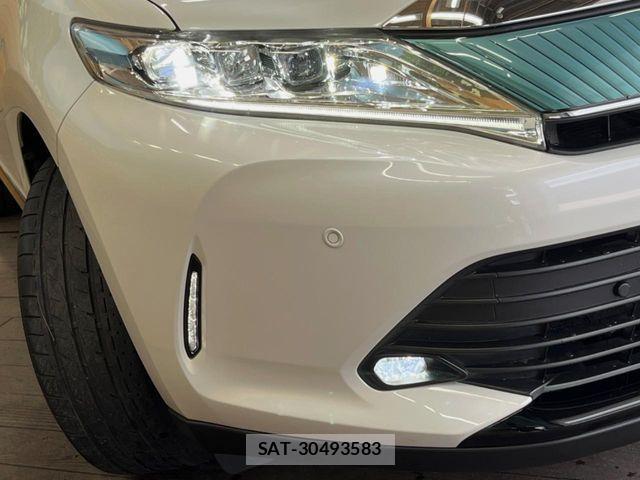 Toyota HARRIER 2017-10 8130349-12