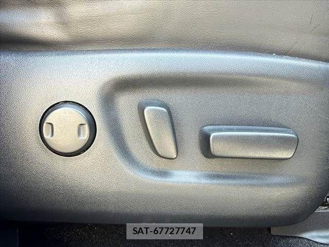 Toyota HARRIER 2015-08 8130359-22