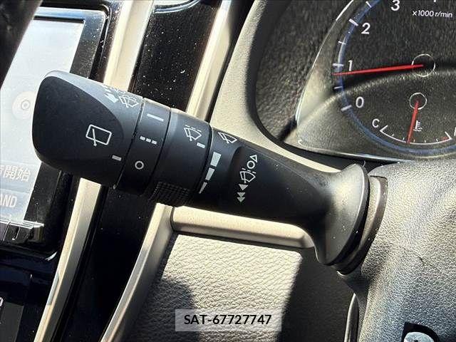 Toyota HARRIER 2015-08 8130359-28