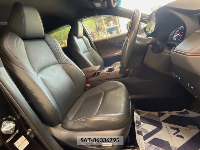 Toyota HARRIER 2020-09 8130331-9