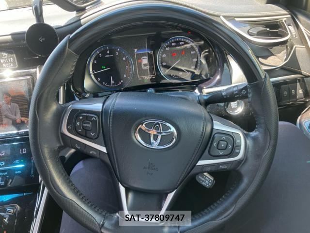 Toyota HARRIER 2017-11 8130357-12