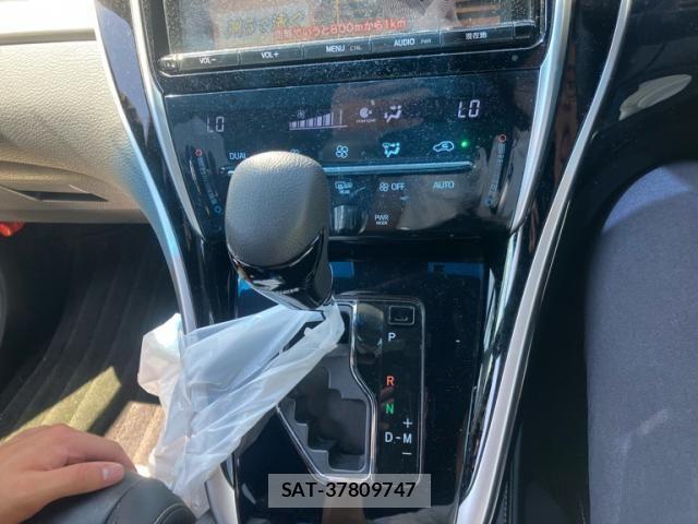 Toyota HARRIER 2017-11 8130357-19